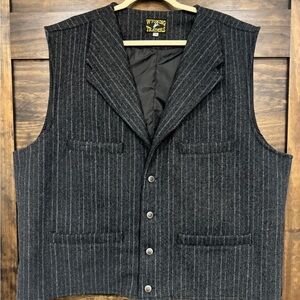 Wyoming Traders Men’s Gray Pinstripe Vest XXL